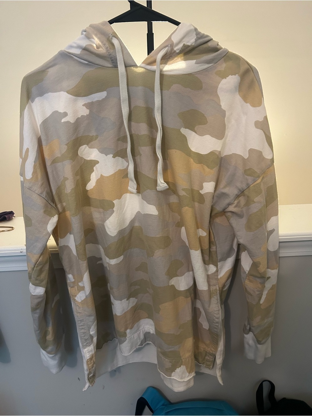 aerie women’s Beige Camo Hooded Pullover